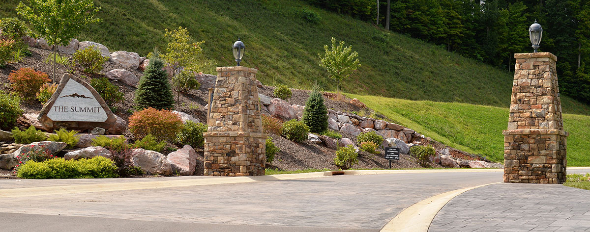 The entrance to The Summit at Preston Park, a luxury community in Kingsport, TN